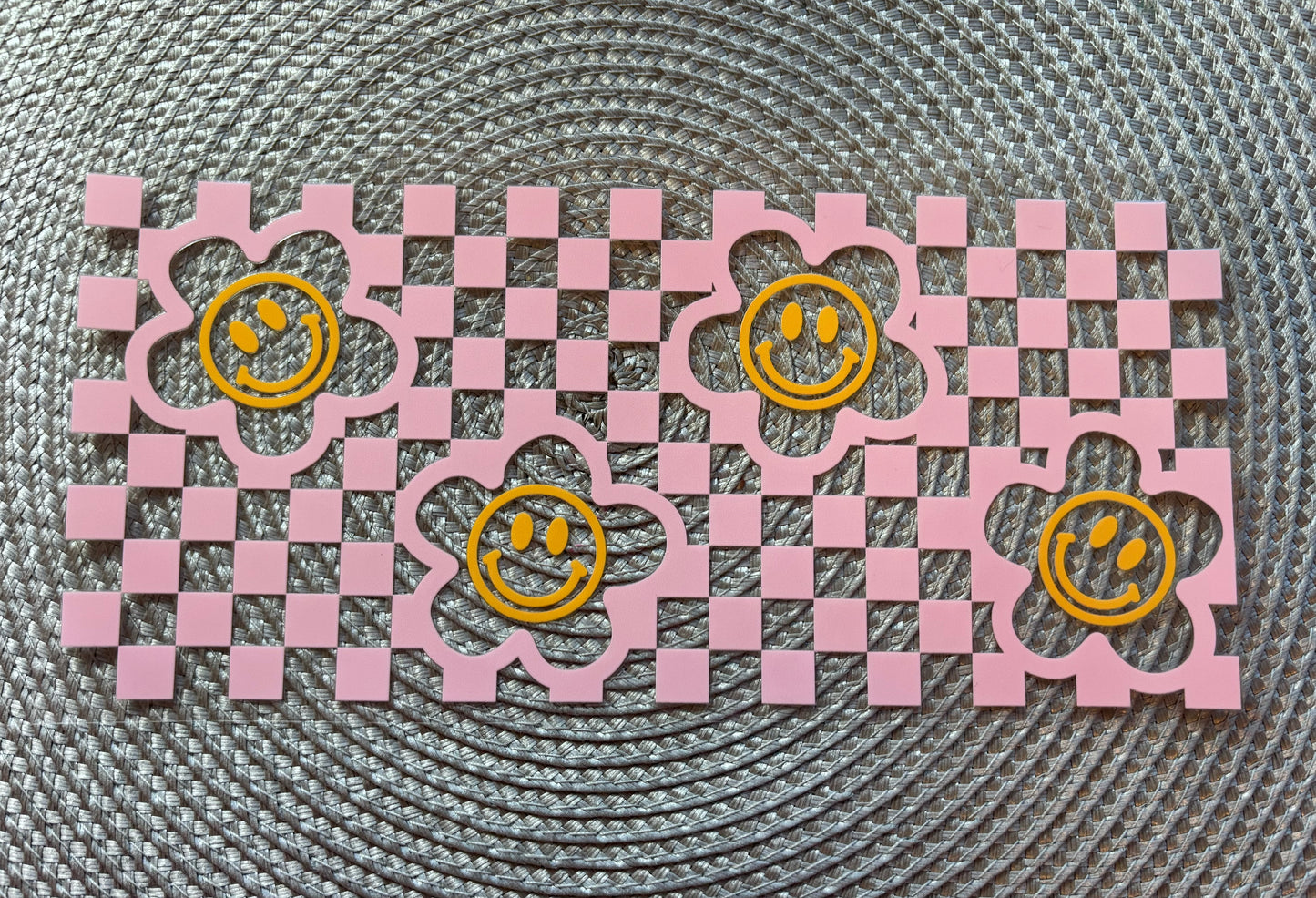 Pink smiley checkered | UV DTF glass can wrap