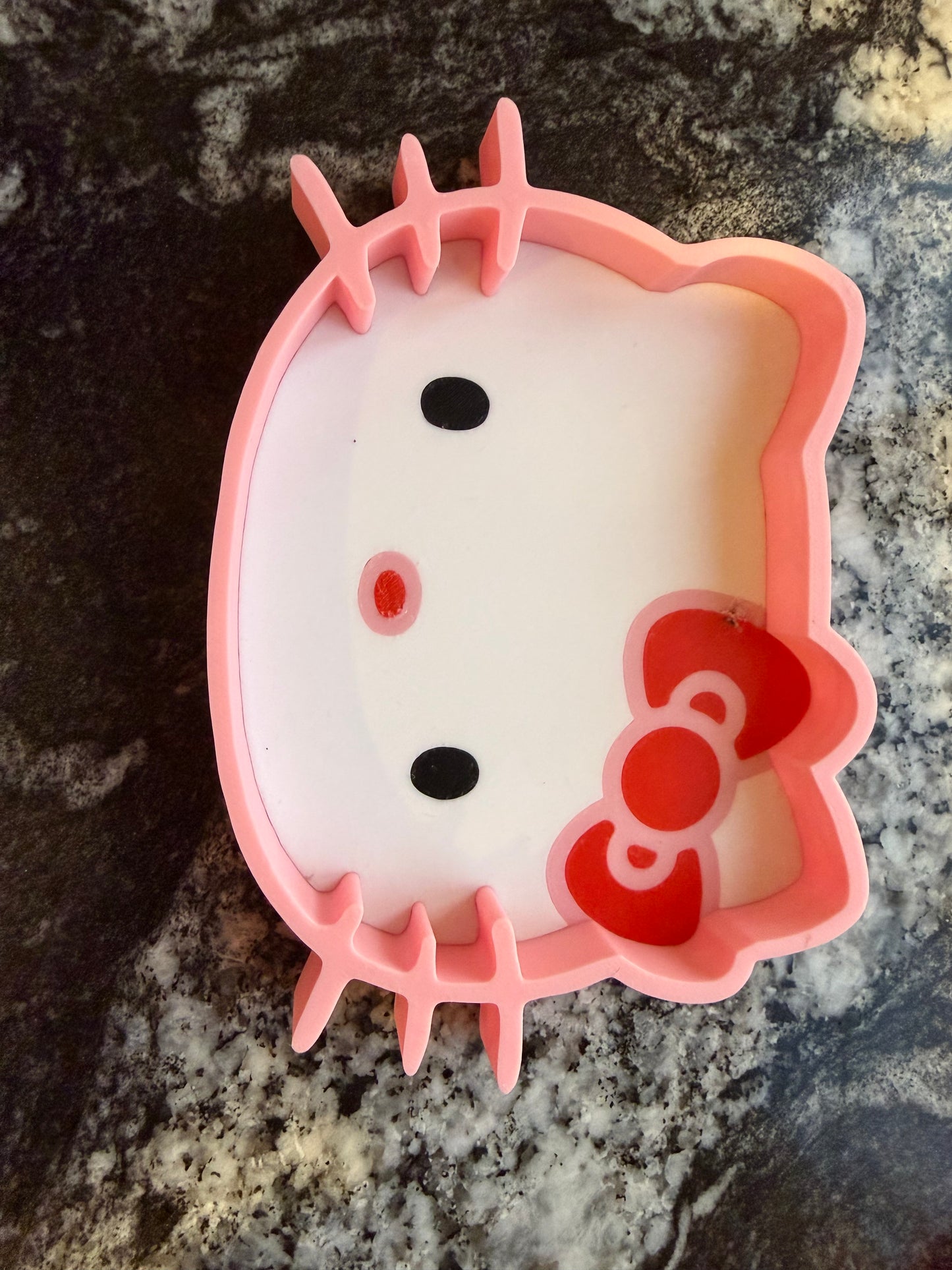 Trinket tray *small imperfection on bow*